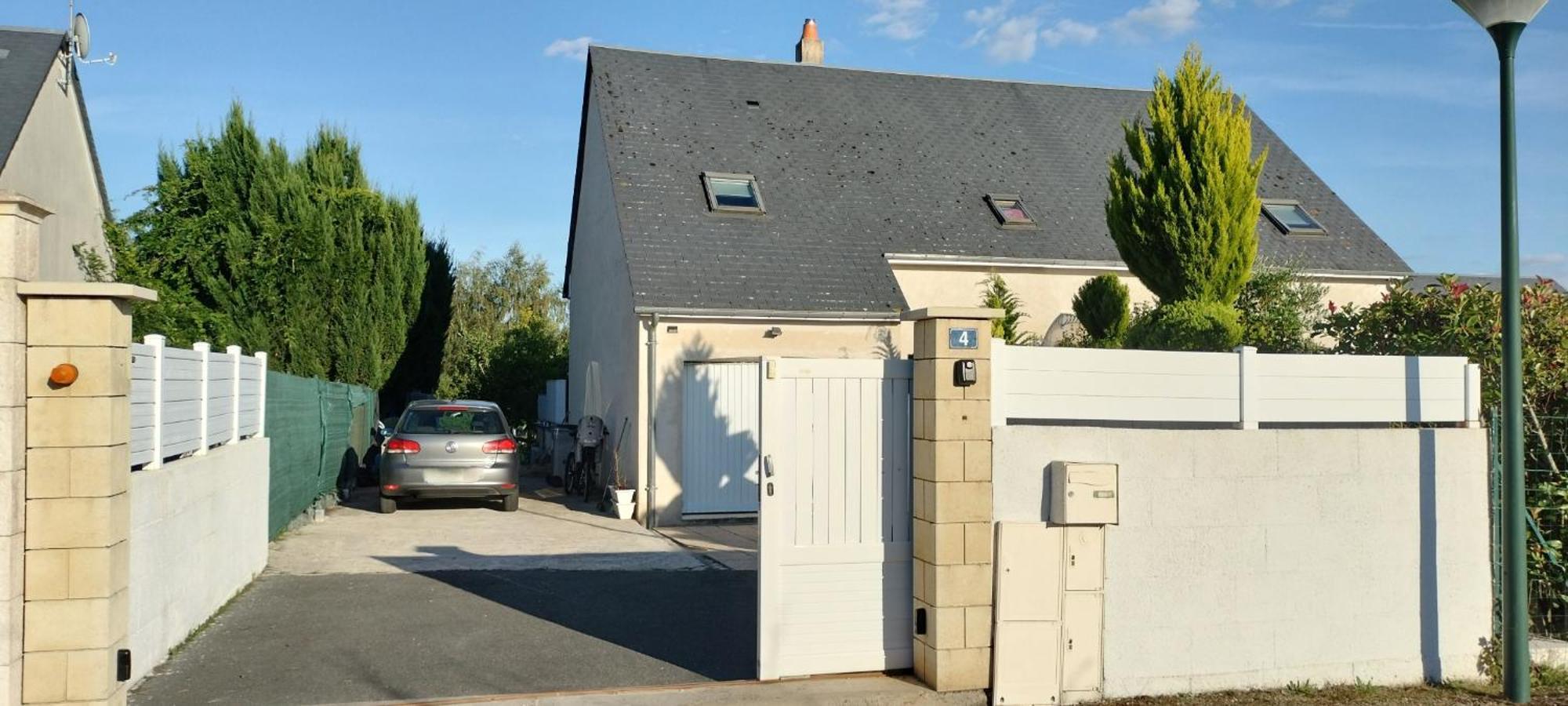 Un Studio Avec Une Entree Independante Thilouze Exterior foto